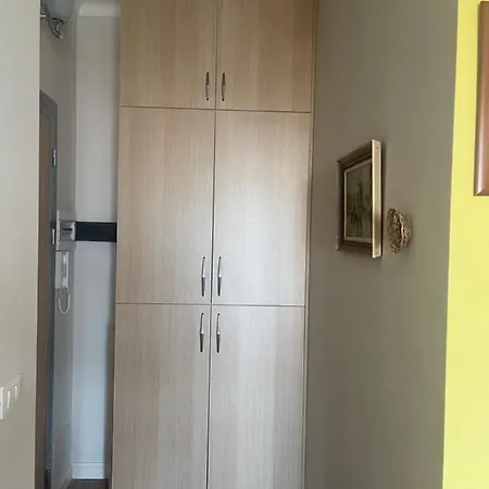 Cozy Near Center * Lezhe