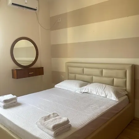 Cozy Near Center Apartment *