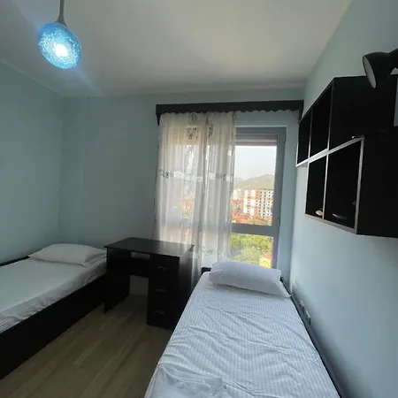 Apartment Cozy Near Center Lezhe